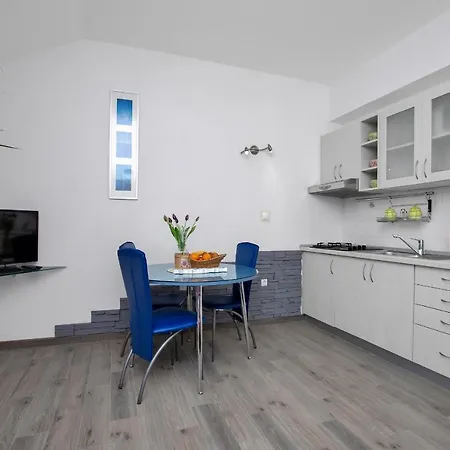 Toni Apartment *